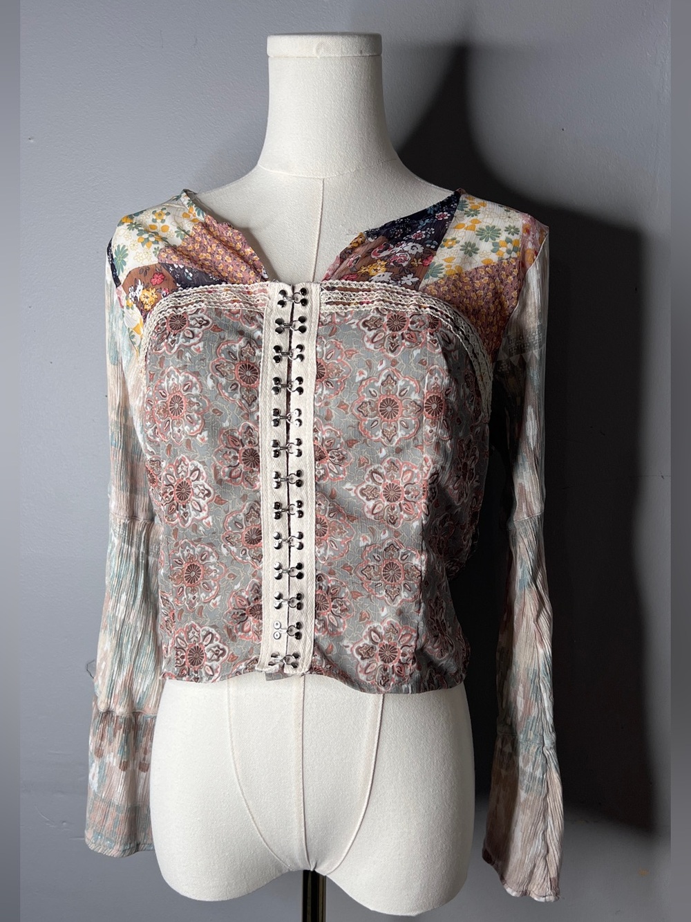 gimmicks by BKE Multicolor Patchwork Crochet Trim Long Sleeve Hook & Eye Blouse